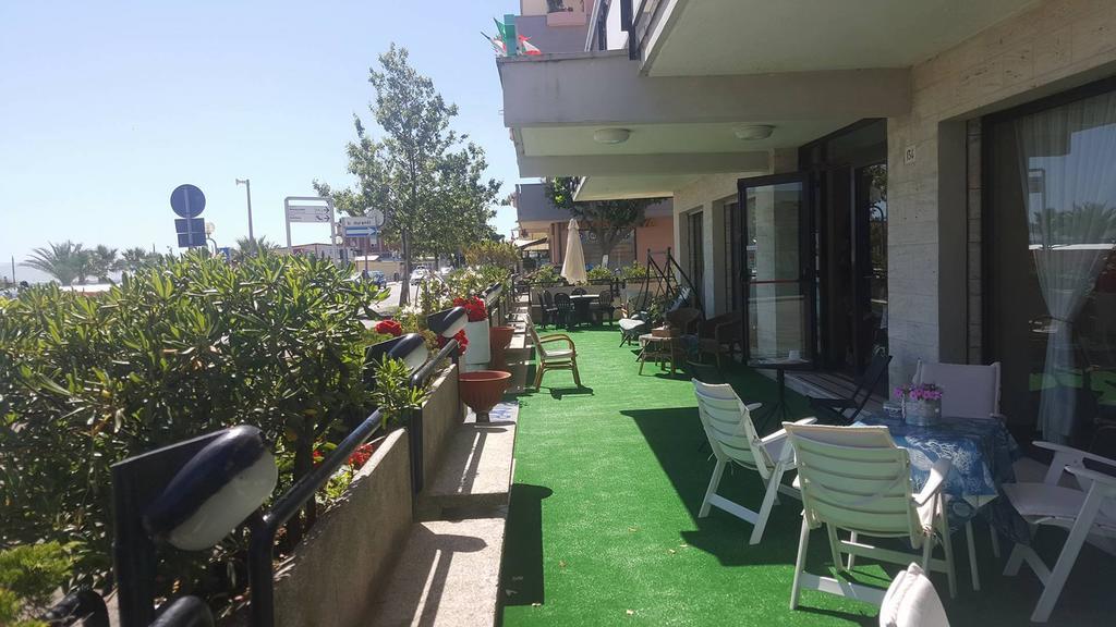 Hotel Brenta Viserbella di Rimini Exterior photo